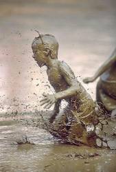 76419 Kids Covered In Mud