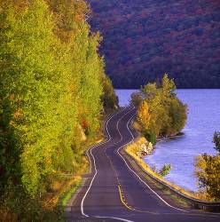 Lake Willoughby , Vermont USA