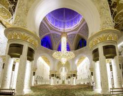 The Mosque’s Main Prayer Room Can Hold More Than 7 , 000 Worshippers . The Hall’s 96 Columns Are Inlaid With Mother-of-pearl .
