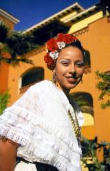 MEXICO : BAJA CALIFORNIA : CABO SAN LUCAS LOS CABOS : Portrait Of A Mexican Dancer In Traditional Clothing