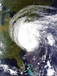 The Eye Of Hurricane Isabel Approaches North Carolinas Outer Banks In This True Color Moderate Resolution Imaging Spectroradiometer ( MODIS ) Image Captured By The Terra Satellite On September 18 , 2003 At 11 : 55 Am US Eastern Time Satellite : Terra Sensor : MODIS Data Start Date : 09 18 2003 Data End Date : 09 18 2003