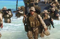 MUBARAK MILITARY CITY , EGYPT ( Sept 13 , 2005 ) Marines From Expeditionary Strike Group One , 13th Marine Expeditionary Unit Disembark A Landing Craft Utility 1646 Ship From The Amphibious Assault Ship USS Tarawa ( LHA 1 ) In Preparation For The Upcoming Amphibious Assault Landing Demonstration For ÒBright StarÓ , A Multinational Exercise Held Every Two Years In Egypt Bright Star Is The Largest And Most Significant Coalition Military Exercise Conducted By U S Central Command The Exercise Is An Important Part Of U S Central CommandÕs Theater Engagement Strategy And Is Designed To Improve Readiness And Interoperability And Strengthen The Military And Professional Relationships Among U S , Egyptian And Participating Forces The USS Tarawa Is The Flagship For Expeditionary Strike Group One ( ESG 1 ) , Currently Operating Off The Coast Of Egypt In The Mediterranean Sea In Support Of Exercise Bright Star 05