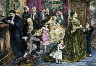  Victorian Christmas card , The Half Hour before Dinner . Courtesy of the V&A , London , UK . 