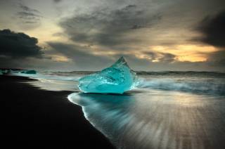 Volcanic beach 